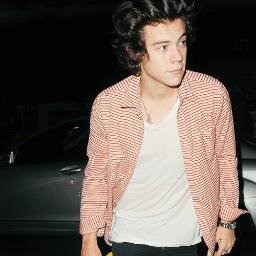 Directioner & 5SOSfam, Hardcore Larry Shipper. I follow back just ask , 16yrs old. If you like me I probably love you Xx