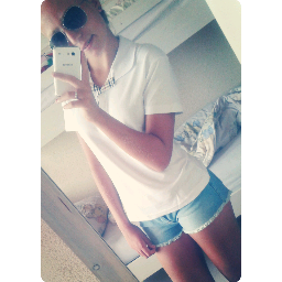 Account for tweetjail. - Volg me echt account: @_NaoomiAnouukx - Instagram: _Naoomix - Nummer vraag maar.