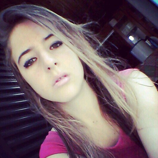 # Eu sou o erro que solucionou o seu problema (6'
 
Eu sou eu,e não oque os outros querem que eu seja (y'
 
Eu devo morar perto das idéias loucas ;x