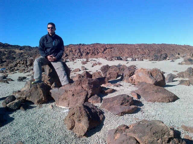 cjhrapi's profile picture. El tiempo cruel amigo que nunca perdona