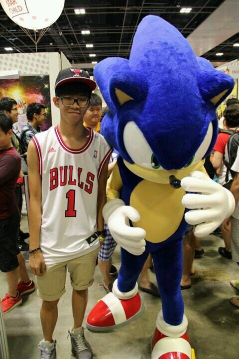 S_uckThumb's profile picture. I love food Instagram: suckmythumb