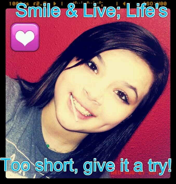 Im Pretty Chill. Im Very Sociable.....Prefer This Over Facebook..I Like Food - That Is My Number One Hobby...I Sing Hopefully Good..Yeah I Follow Back!