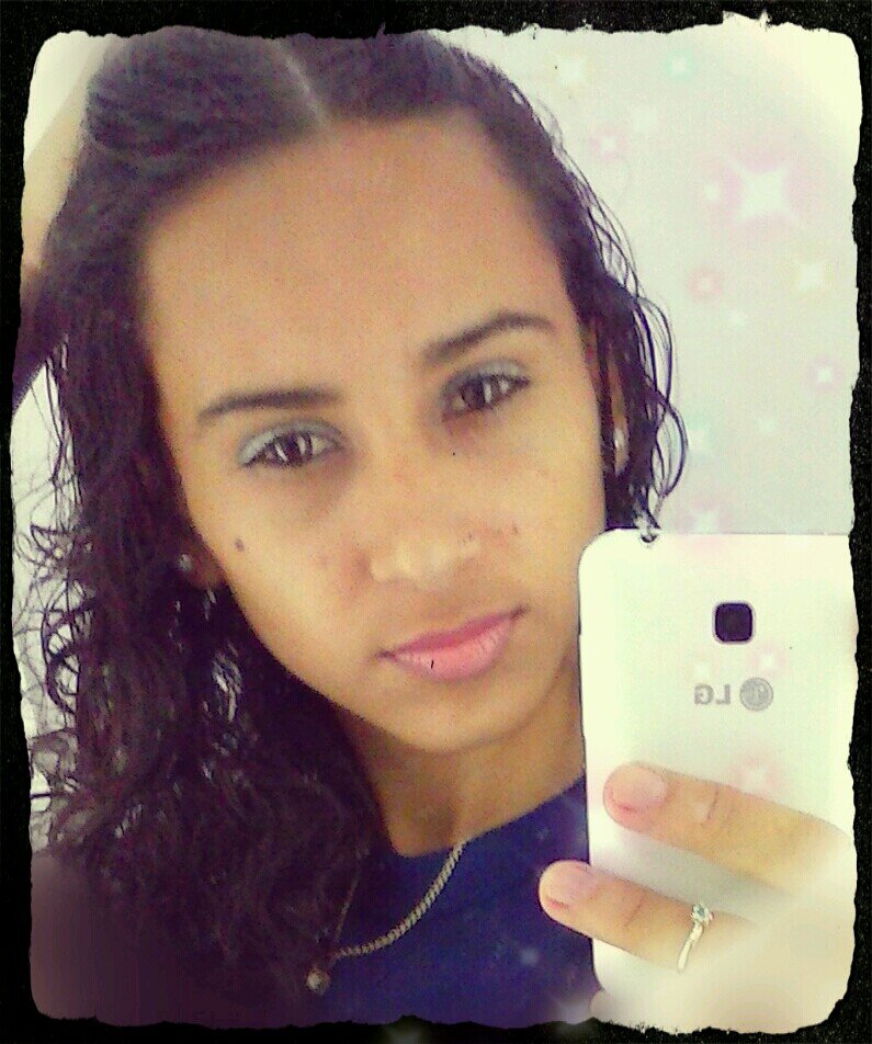 Um passo a frente e vc ja n estar no mesmo lugar. 
19 anos,evangelica,tímida as vezes,alegre,divertida e namorada dele oh -- @dyegojeyms

sigo todos de volta
