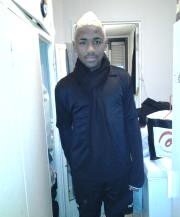 Capss #Africa Cherche pas ya que mon banquier qui peut me regler mon compte 8) #Psg #teamGrec #CBE