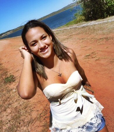 So existe dois tempos que vc ñ pode fazer nada......
O passado pois so pode ser lembrado....
E o futuro que apenas pode ser sonhado.