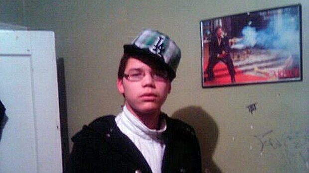 Born and raised in manigotagan. moved to the big city to find a job. mlahhh still lookin but whatever!