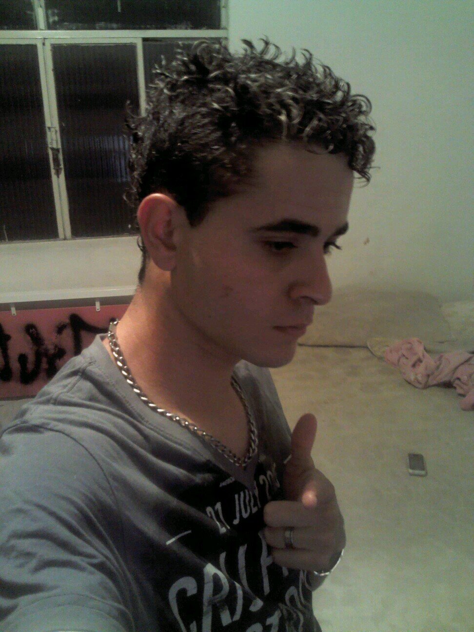 Fala mal de mim; nem esquenta ja to acostumado; Há qm comenta e Há qm eh comentado...