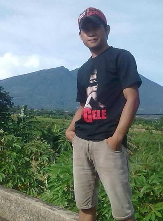 ku titipkan semua yg ku tinggalkan.. engkau jagalah mesti yg kau jaga''
