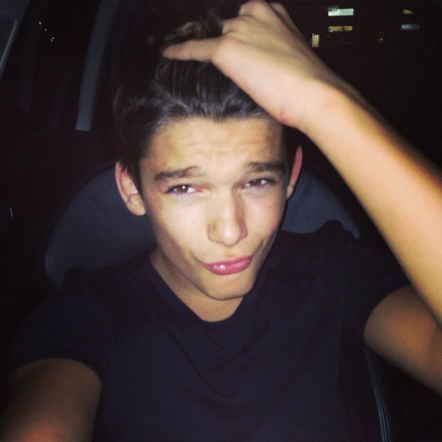 Hey i'm Gunther my biggest dream is to be a singer (like Justin Bieber) Because Justin Bieber is my life