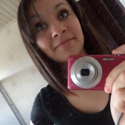 Hey gatinha, eu te amo. Apesar de você sempre esquecer de mim, mas o amor que eu tenho por você sempre vai ser o mesmo ;c @Roblowskinha_ aqui