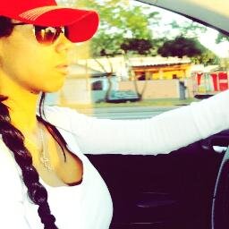 Sou como você me vê...posso ser leve como uma brisa ou forte como uma ventania,depende de quando e como você me vê passar...