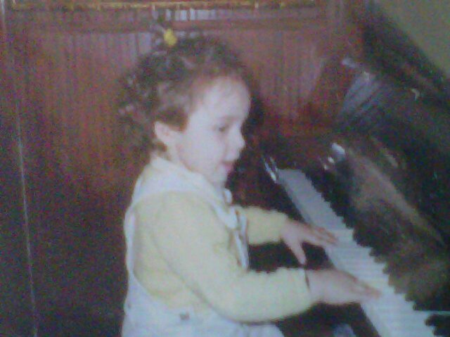 Enamorada del deporte y de la buena muscica!!mi meta...vivir mi vida junto a mis seres queridos y con mucha fe en Dios!/YOLO!!:D