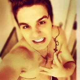 Se eu fosse um anjo da guarda, viveria para te guardar, mas como sou humano, vivo para te amar. Oque falar de um amor que é maior que eu? TE VIVO @luansantana