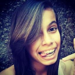 Sou simplismente eu agora SEGUE rsrsrsrsrs