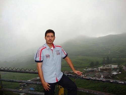 piroqife's profile picture. (( فبِمَا رَحْمةٍ مِنْ الله لِنْتَ لهمْ ، ولو كُنْتَ فظًا غَليظ القلبِ لانْفَضُوا مِنْ حولك ))