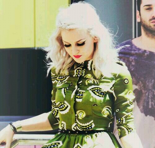 PERRIE//PEZ//SINGER//BARBS//SINGLE//MALDIVE//TEAMPADELLA