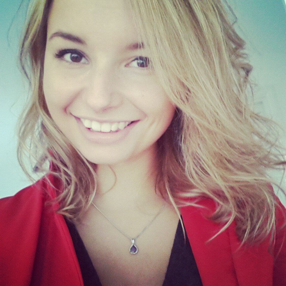 20 year old girl trying to overcome binge-ing and feeling fed up with how I look. Nourney to a slim body and a healthy mind!