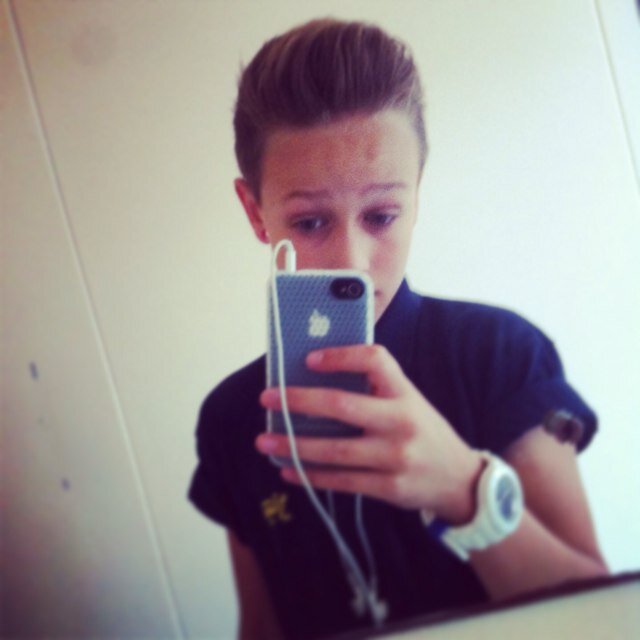 add me on snapchat; leveridge_wbu  
  add me on facebook:kieran leveridge
  follow me on instagram; @leveridge_wbu
  #TeamFollowBack 2K!3