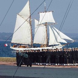 phhello's profile picture. 