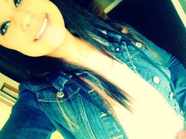 Hii✋ My name is diana garcia(; Im in love with bruno mars & gerardo& Kevin ortiz boom!!!❤