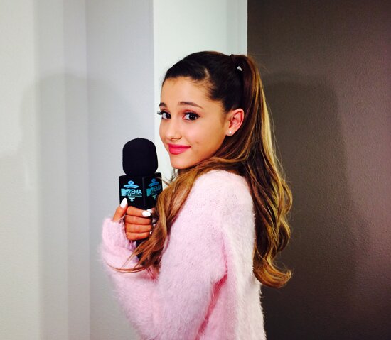 free follow :) please follow @picsofgrande & ask for a follow back if i dont follow back automatically :)