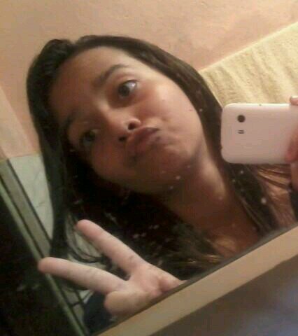 (:  Em teeu olhar vii meu destiino hj é comoo euu quiis..  :)
