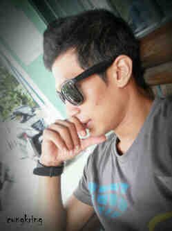 RivtaElrivic's profile picture. Sebaik-baik manusia adl yang berguna bagi manusia lainya.