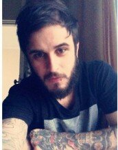 eu poderia ter uma bio legal, mas não tenho.