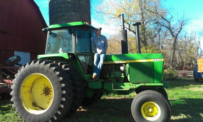 Love hunting, fishing, farming, workin' hard and being an Iowan!