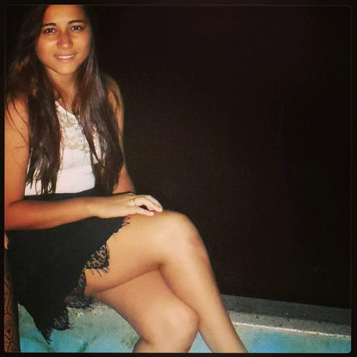 15 years old, brazilian. I`m crazy for music and I love pizza....!