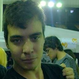 Amo Kpop principalmente BIGBANG porque sou V.I.P a 7 anos não seu oque falar de mim sem fala sobre BIGBANG
