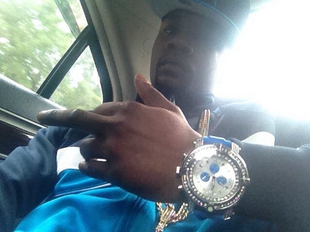 FAMILY MONEY AND MUSIC IS MY MAIN CONCERN JUST HOOD NIGGA TRYNA MAKE IT