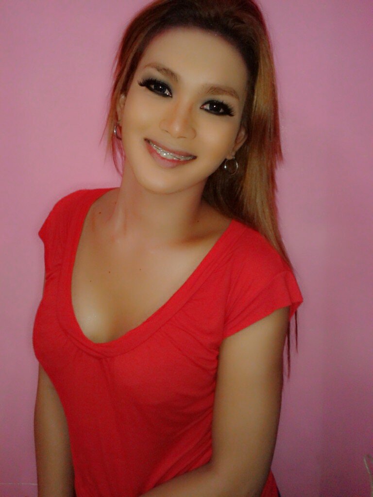 rhian13991's profile picture. 