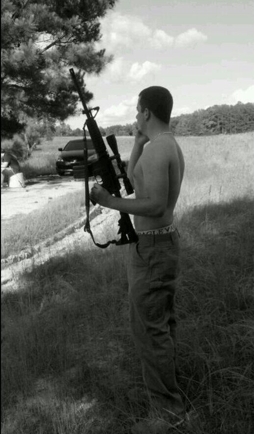 Country italian guy from NC living in Connecticut. Avi is me. Proud sailor #countrymusic #beerslayer