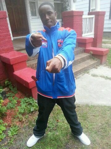 really im dat dude yo bout da paper doing thangs some olds trying do fwm $$$$ .... bae was here (: follow my thug tho!