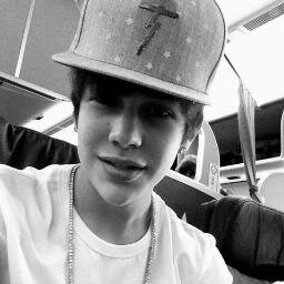 Just Bot Austin Mahone ,
from UFO Hollywood 1st . E-mail : Austinmahone-ufo1@live.no