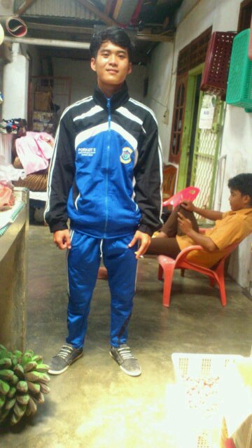 Hadapi masalah dngn pikiran yang dingin,hlngkn rasa kbncian yang mndalam,krna smua itu kunci dari kesuksesan dalam hidup kta dn diri sndiri ..