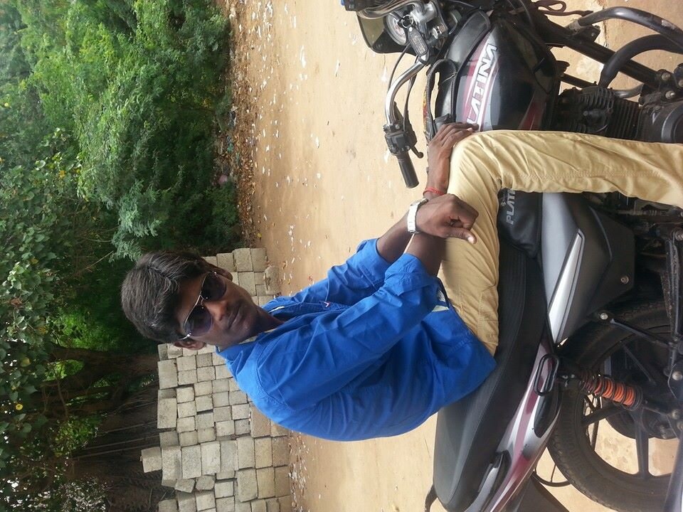 vickyya28100376's profile picture. 