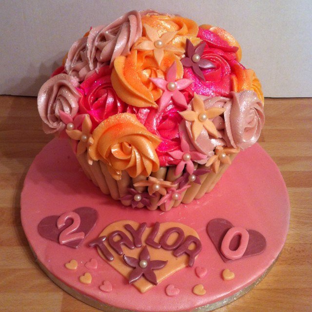 Take a look at my cakes! Find me on facebook:)
