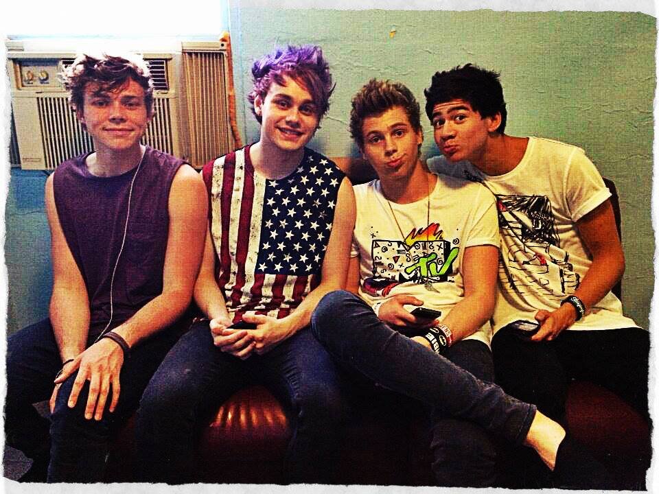 hemmings_cake's profile picture. Just your average 5SOS fan. Follow me, I follow back!! I Met Luke, Cal & Ashton several times (I kissed Calum!)
oneday/4