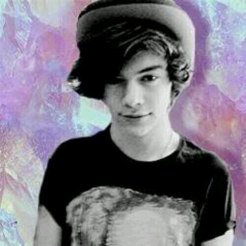 @FappyLarry gave you this follow. Go follow her please? She follows back!! Just make sure to ask for it! :)