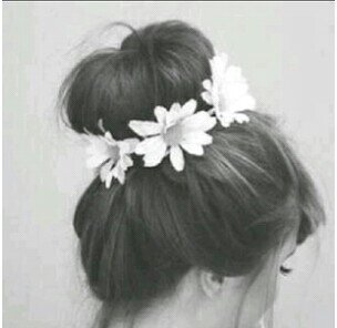 albalwiiiiii's profile picture. ‏‏‏
عِنْدمَا تَشْعُرُ بِ حاجةٍ الى الإنِفرادِ بِ نَفْسكَ فَ هَذا يَعنى أنَك تَمْلُك حَديثًا لا يسَتوعِبُه أحدٌ غَيْرك،،!