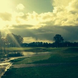 Het trainingscentrum van Midden Nederland met een fantastische 9 holes A-status golfbaan. De gehele winter door indoor trainen! Zie http://t.co/73WI4q0aDq