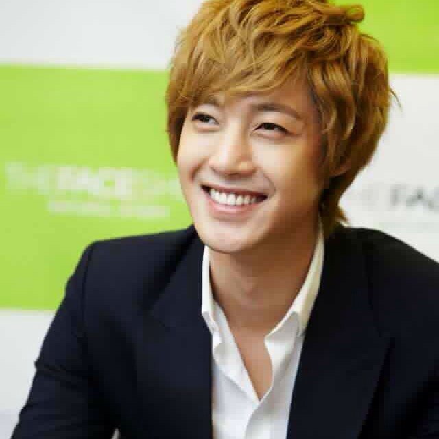 Only one 김현중을 응원하고 있습니다. 우주⭐ 김현중 행복하시길 기도합니다