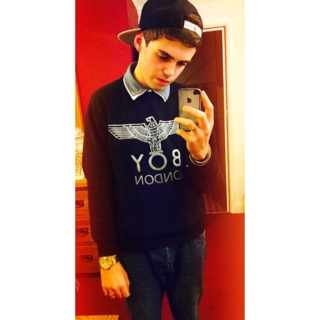 A$VP; My life; none of your business. [un]follow back. Portuguese ; L D N •