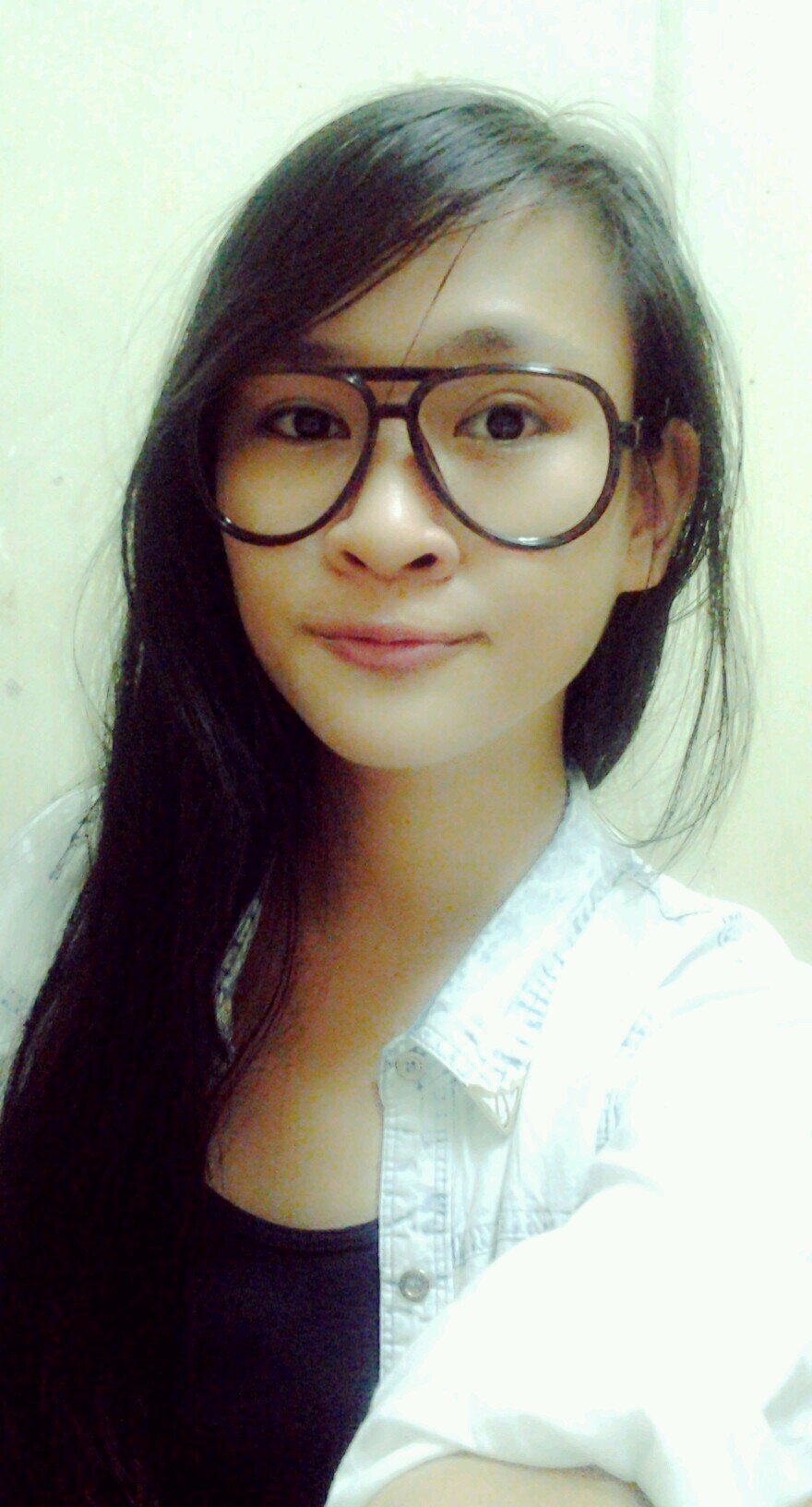 #Don't fall for someone unless they're willing to catch you :))         JAYLIE LAFLER.:)#SINGLE