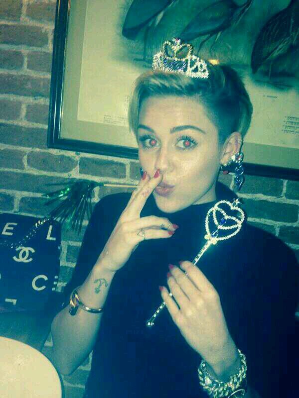 When my world is falling apart, and there's no light to break up the dark, that's when I, I, I look at you. @MileyCyrus