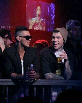 e avvolte se ci pensi è meglio non pensare troppo#FEDEZ mi ha rt#mercurio è bellissimo e l'11 vedo emi(forse)