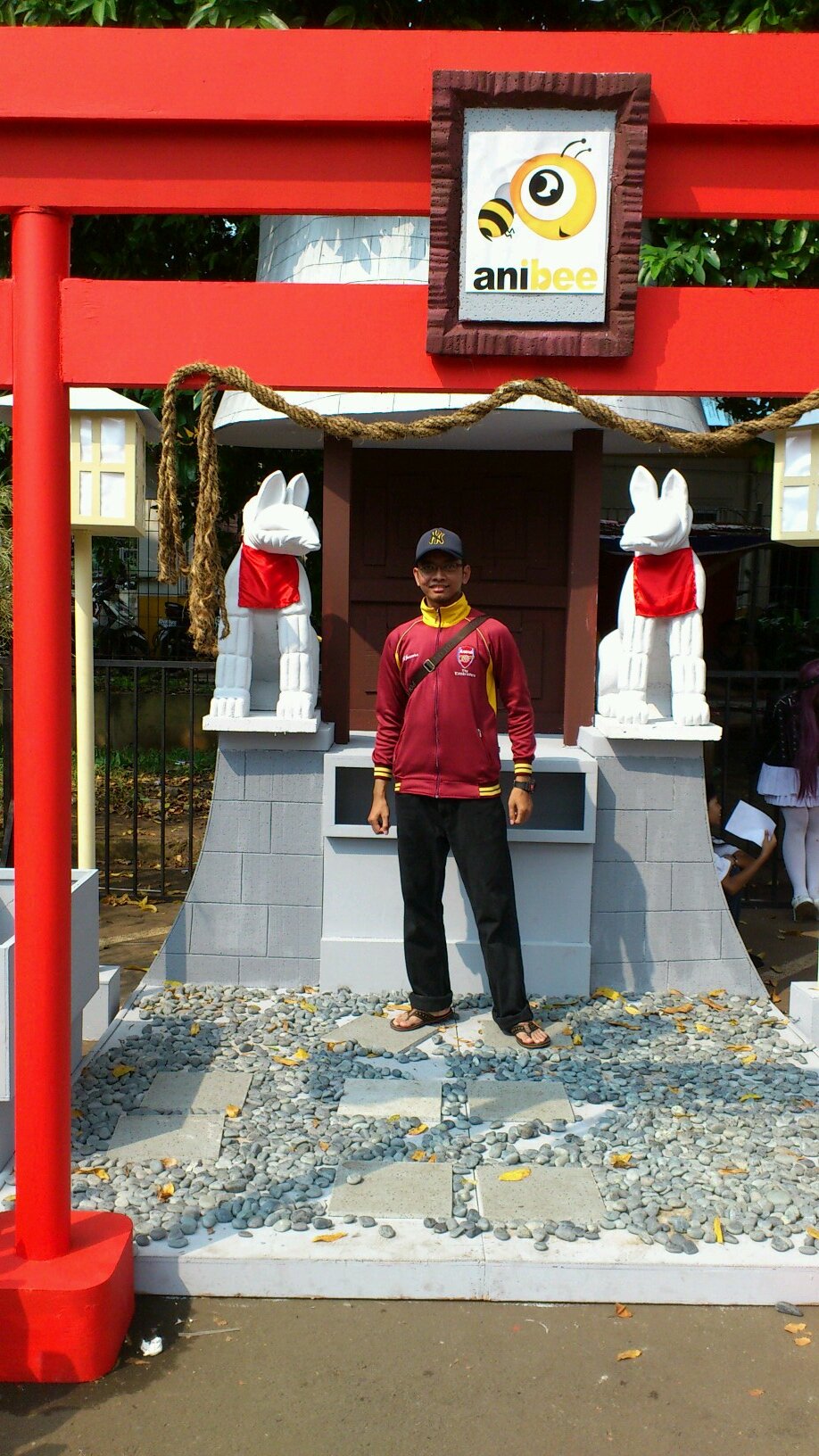 baik, tampan, pintar, rajin beribadah