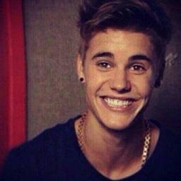 Hi guys me name is eden ,i love justin bieber !!♥ Hi justin ..come to israel !! love youuu  ♥ 
I'm following back (-: